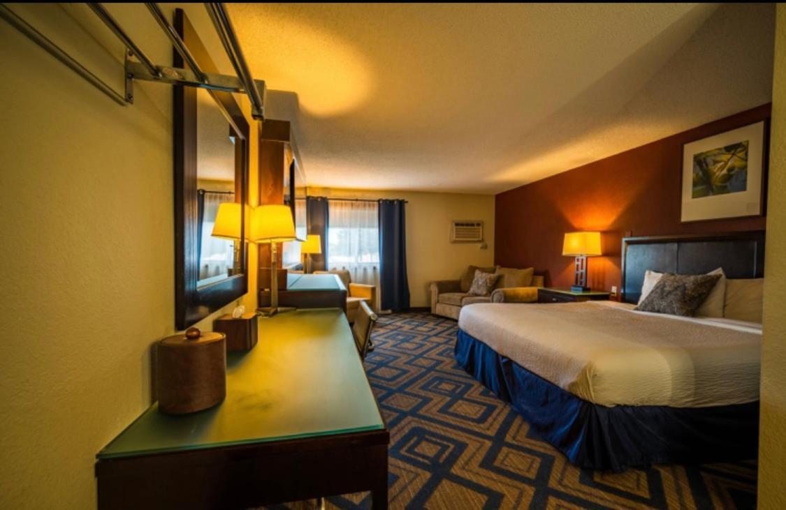 The Patch Lodge Warroad Экстерьер фото